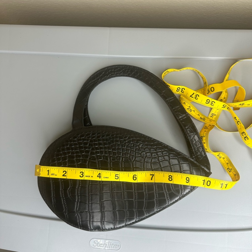 *HOST PICK*‼️Black Heart Purse - Picture 7 of 8